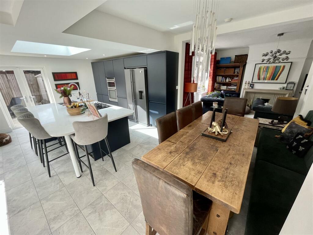 Open Plan Dining Kitchen.jpg