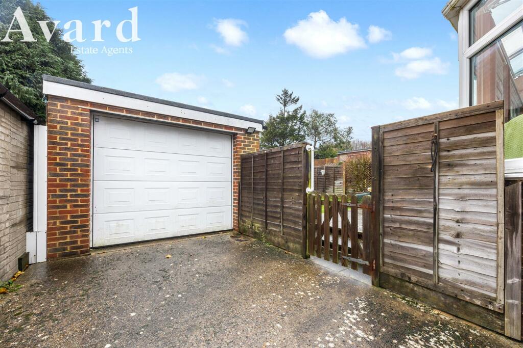 Glenfalls Avenue, 23-018.jpg