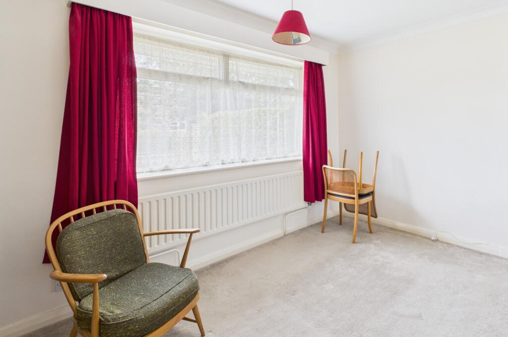 CAM02519G0-PR0334-STILL003