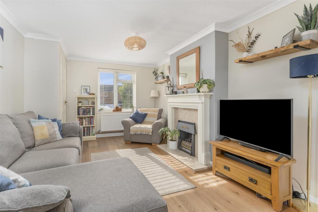 12 Kensington Close, Kings Sutton-5.jpg