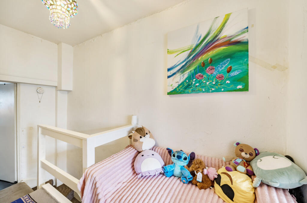 1363058-12-68e6e0...