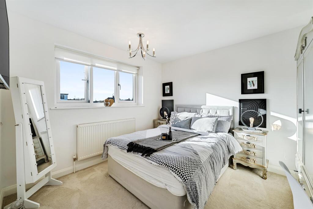 100 Tithebarn Road bedroom 2.jpg