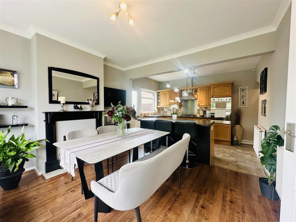 KITCHEN/DINER
