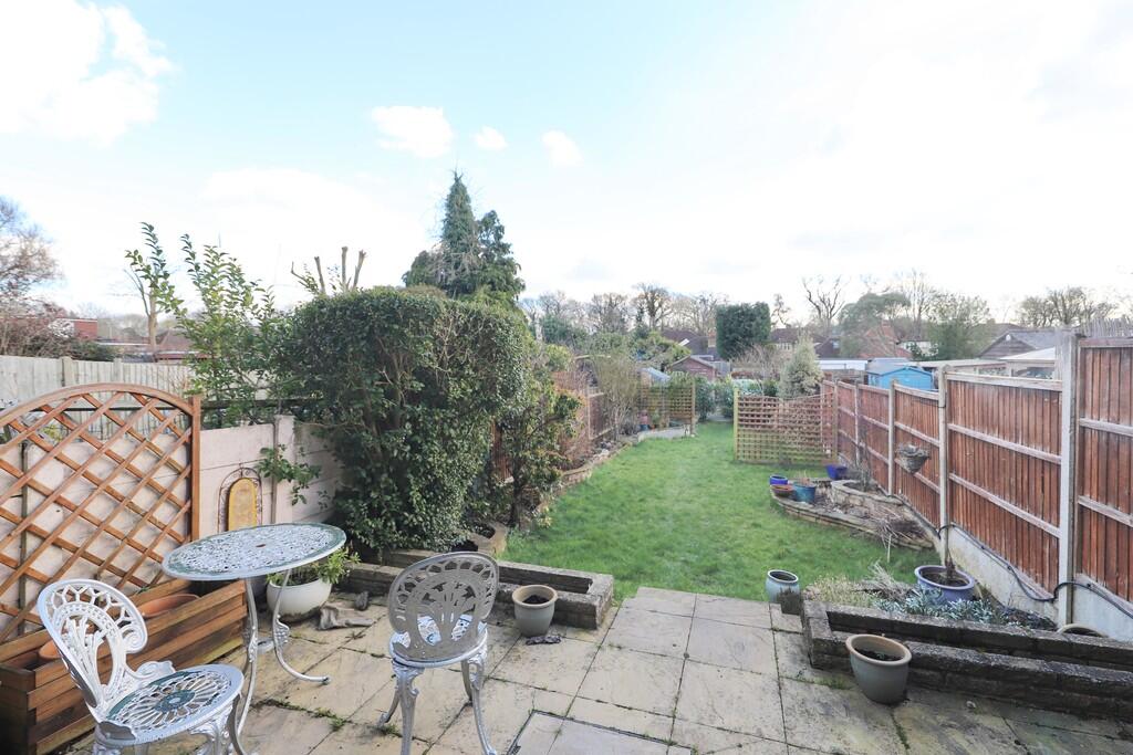 11 Tudor Close (1...