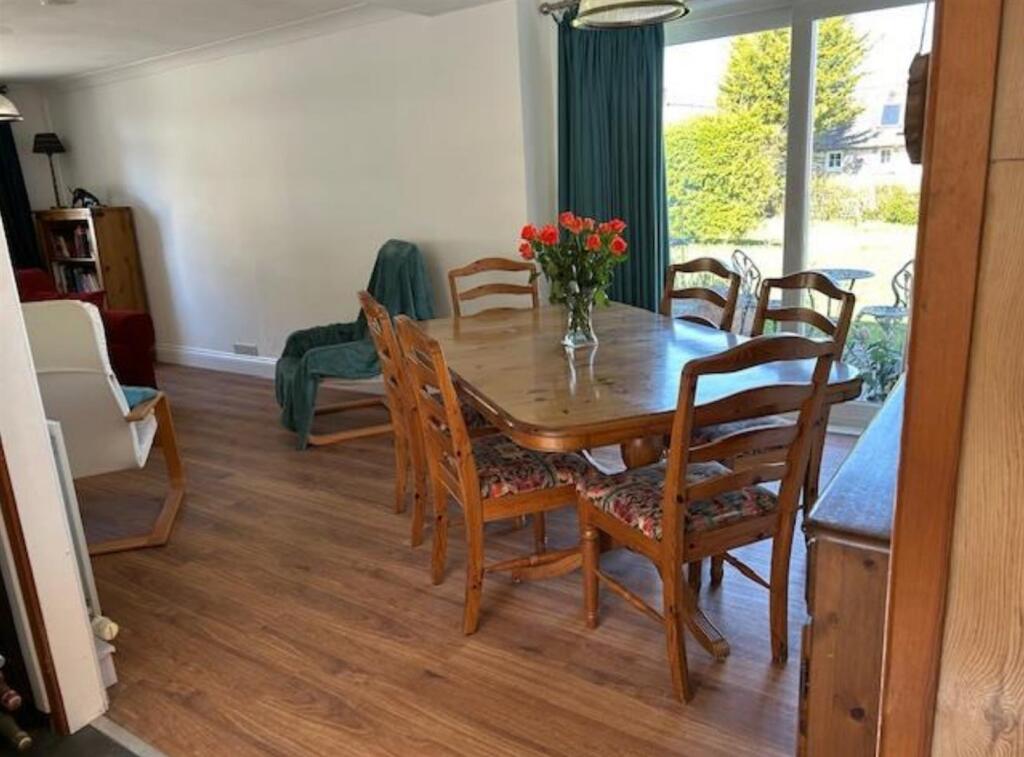 Sitting Room/Dining Room