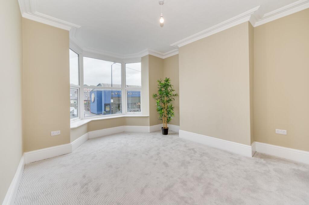 KITCHEN, DINING ROOM AND LOUNGE