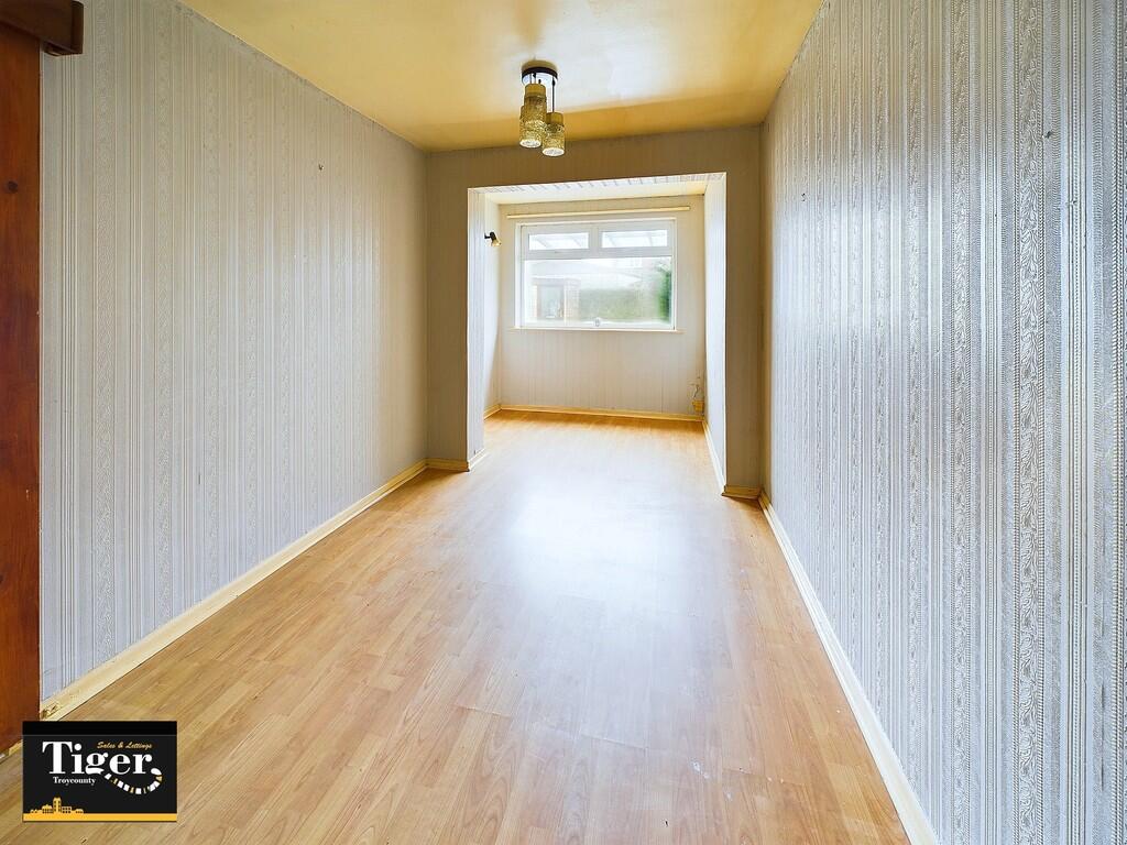 CAM02176G0-PR0449...