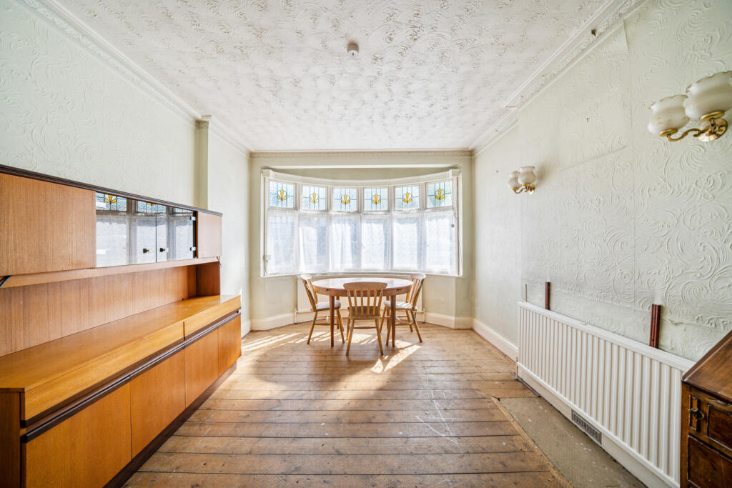 1335735-9-689f051...