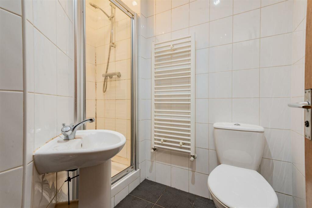 Flat 4 21 Commercial Street Dundee-12.JPG