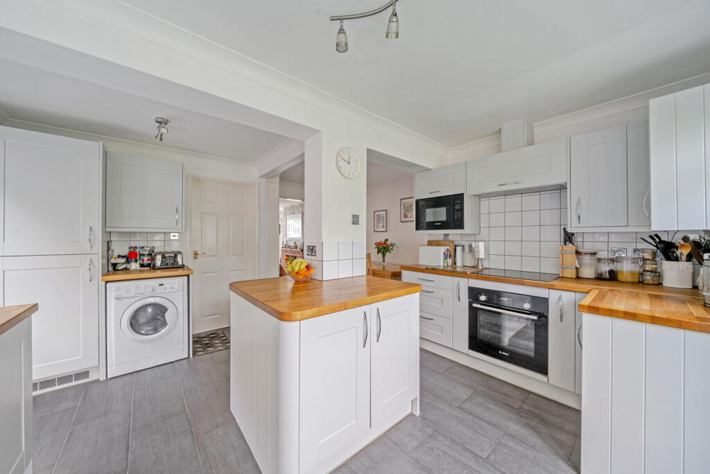 15-6818b08cd7461-...