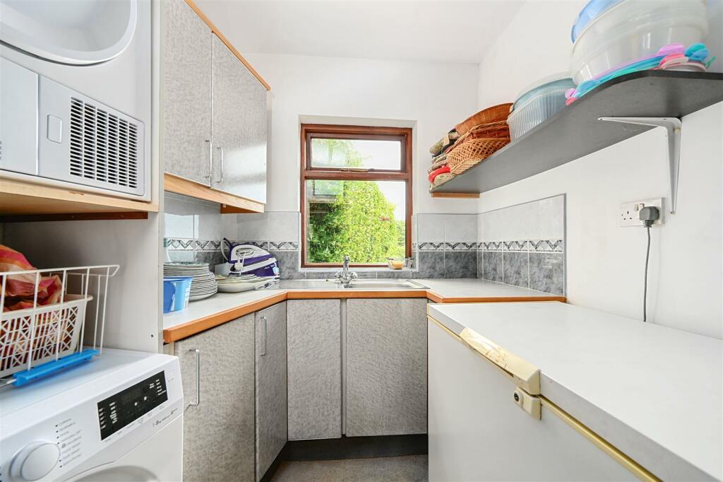 WARREN ROAD - TN354AG (9).jpg