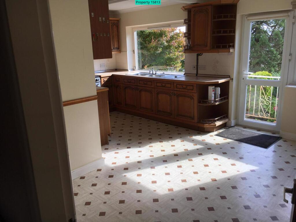 Large dining Kitchen