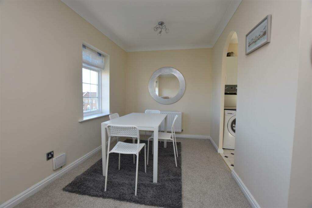 Dining Area.JPG