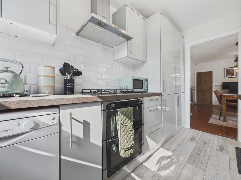 CAM04273G0-PR0170...