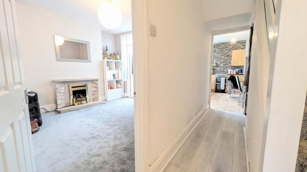 PXL_20250918_121209115.MP~2