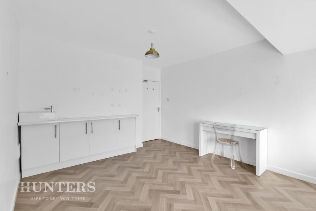 Apartment's Bedroom 1