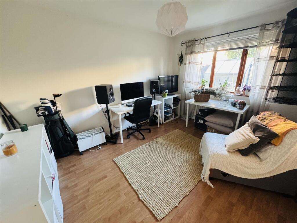 Sitting Room/3rd Bedroom