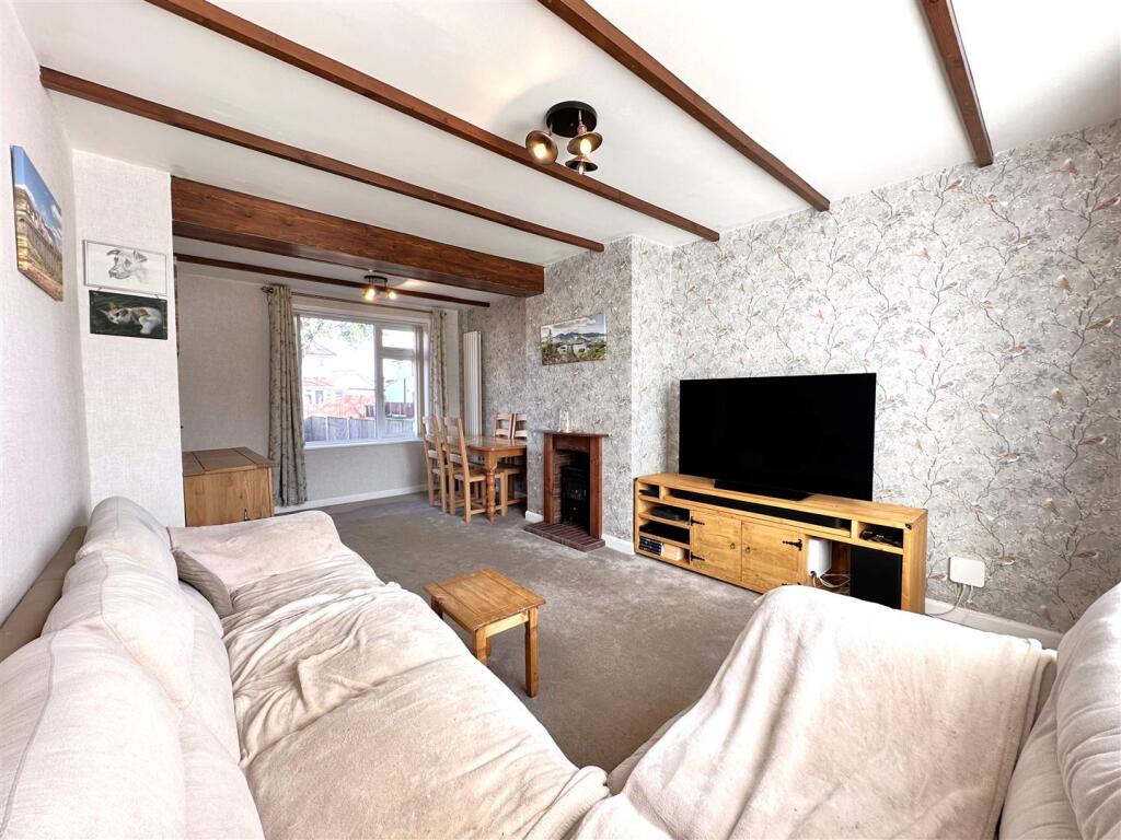 Living/Dining Space 327