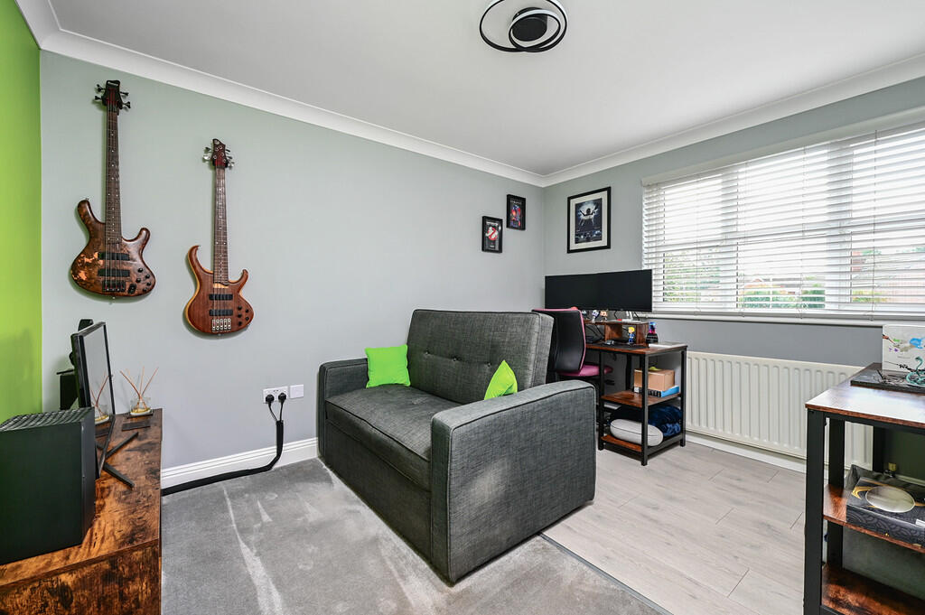 50 Frogmore Rd (1...