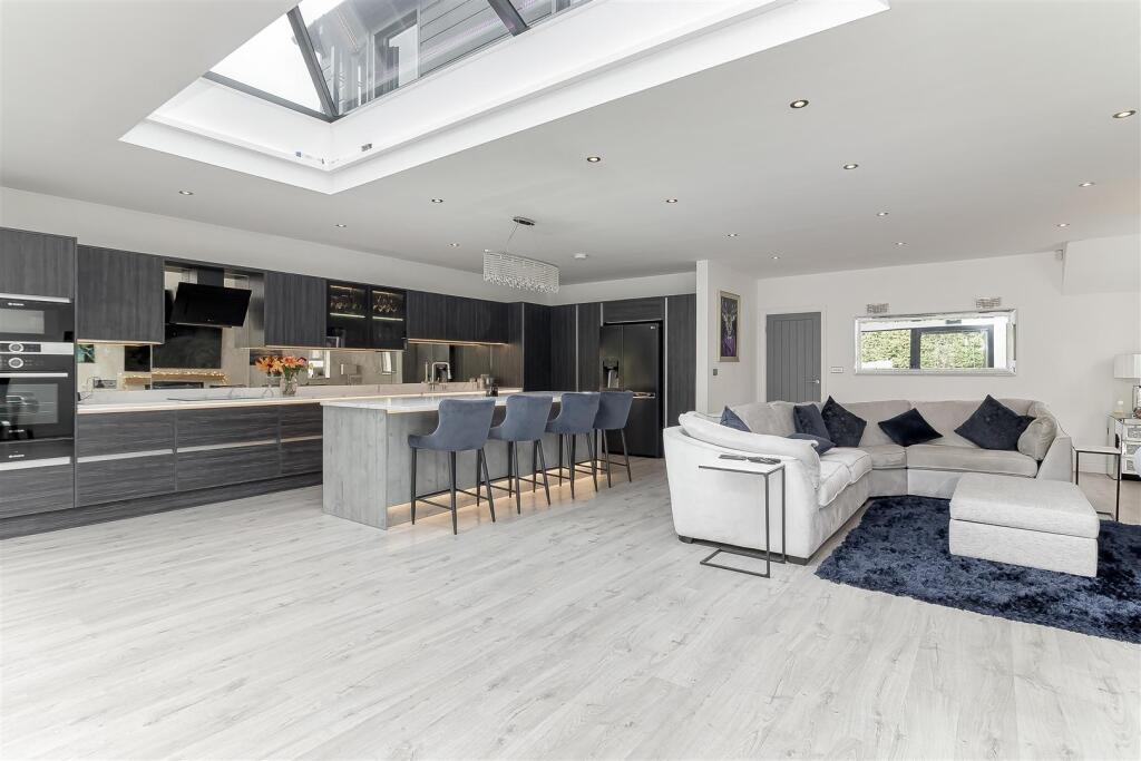 Living Dining Kitchen - E.jpg