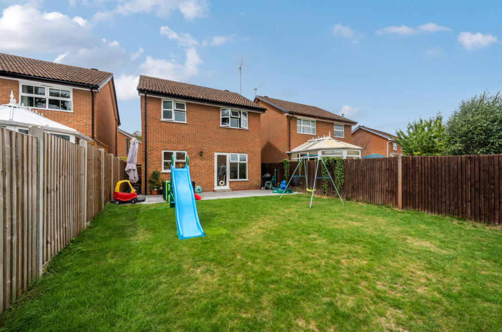 1327400-4-687f8a2...