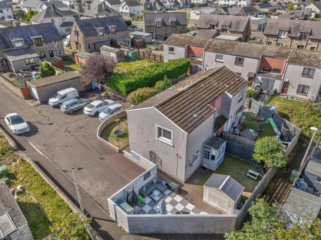 6 Smieton Court Carnoustie-15.JPG