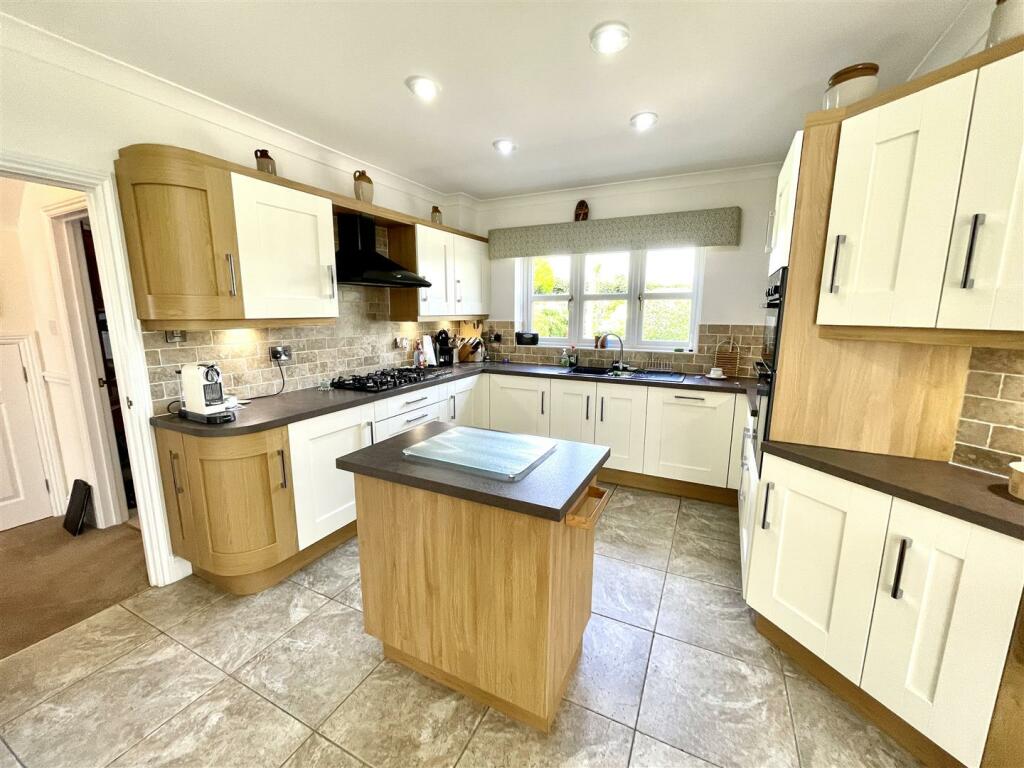 KITCHEN8.jpeg