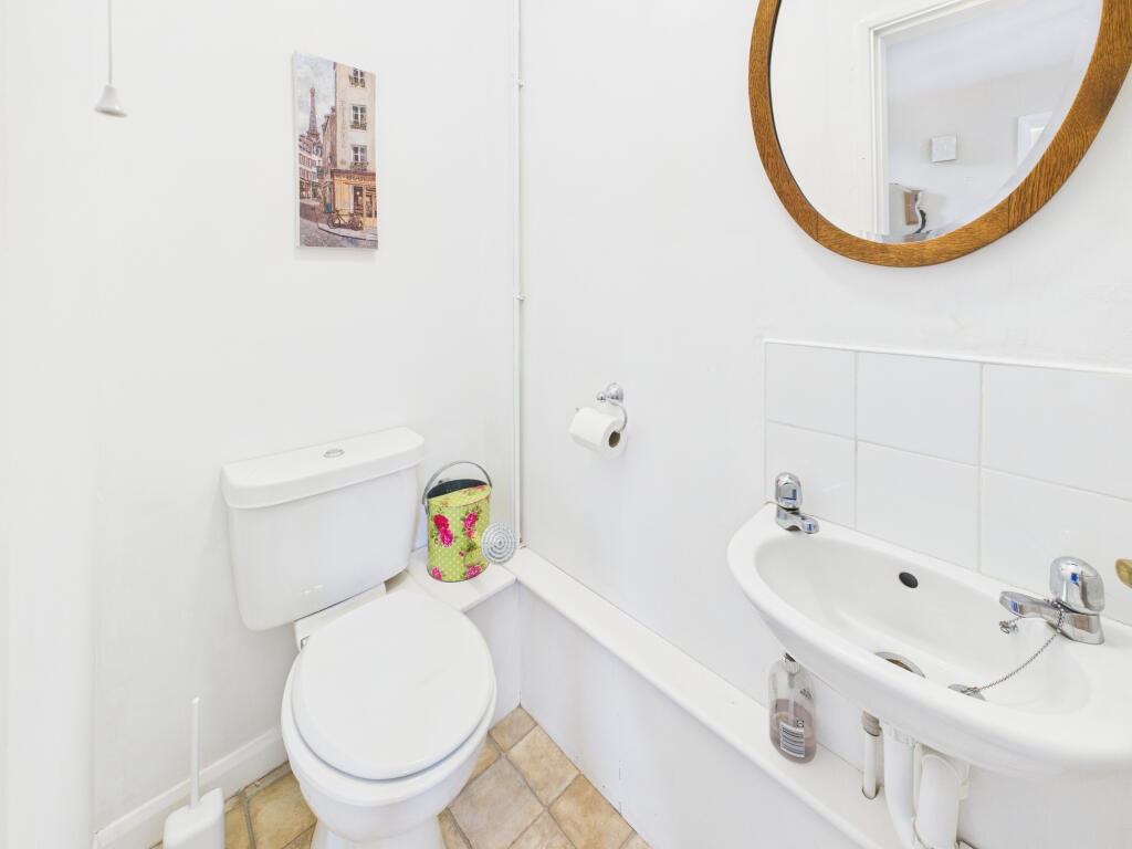 Cloakroom/WC