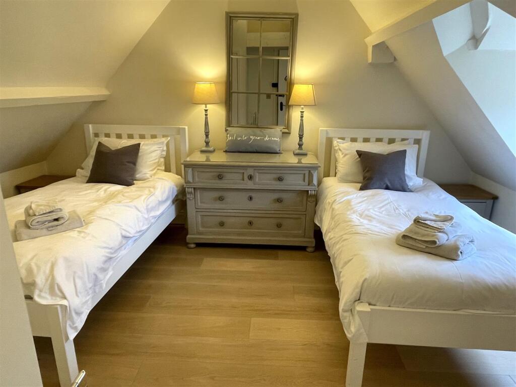 Bedroom 3.JPG