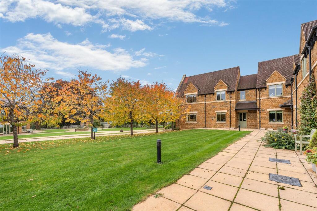 Apartment 10, Godswell Park, Bloxham-23.jpg