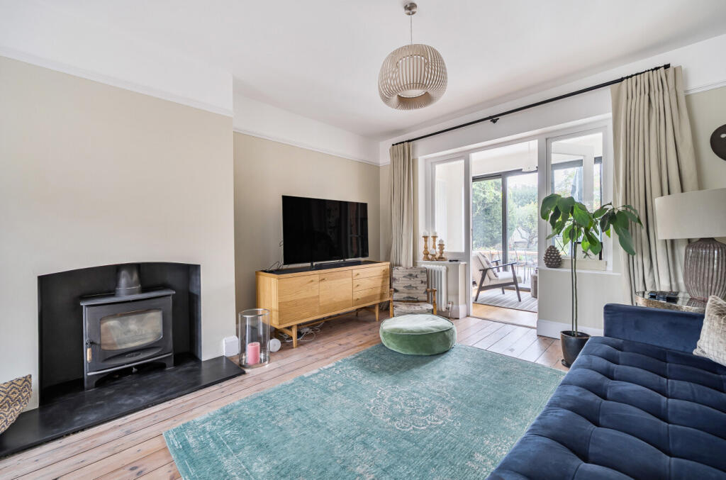 1353898-25-68caf9...