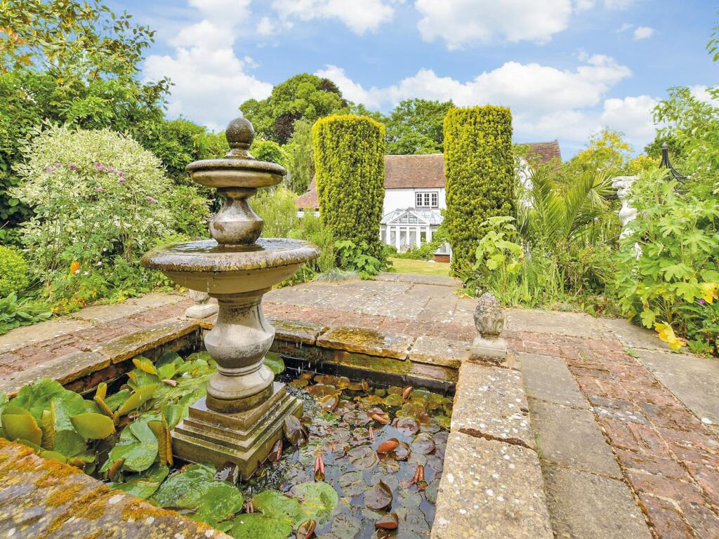 External Lifestyle Photograph