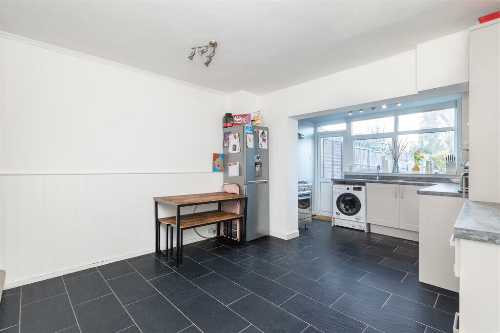 Kitchen Dining Area
