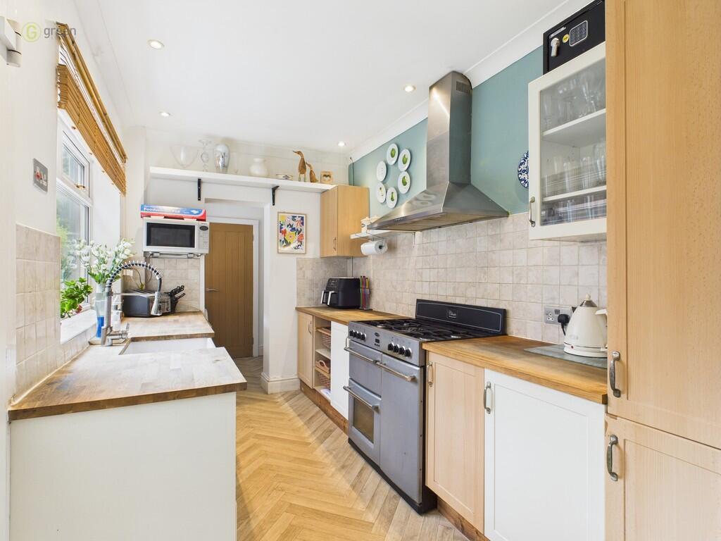 CAM03830G0-PR0182...