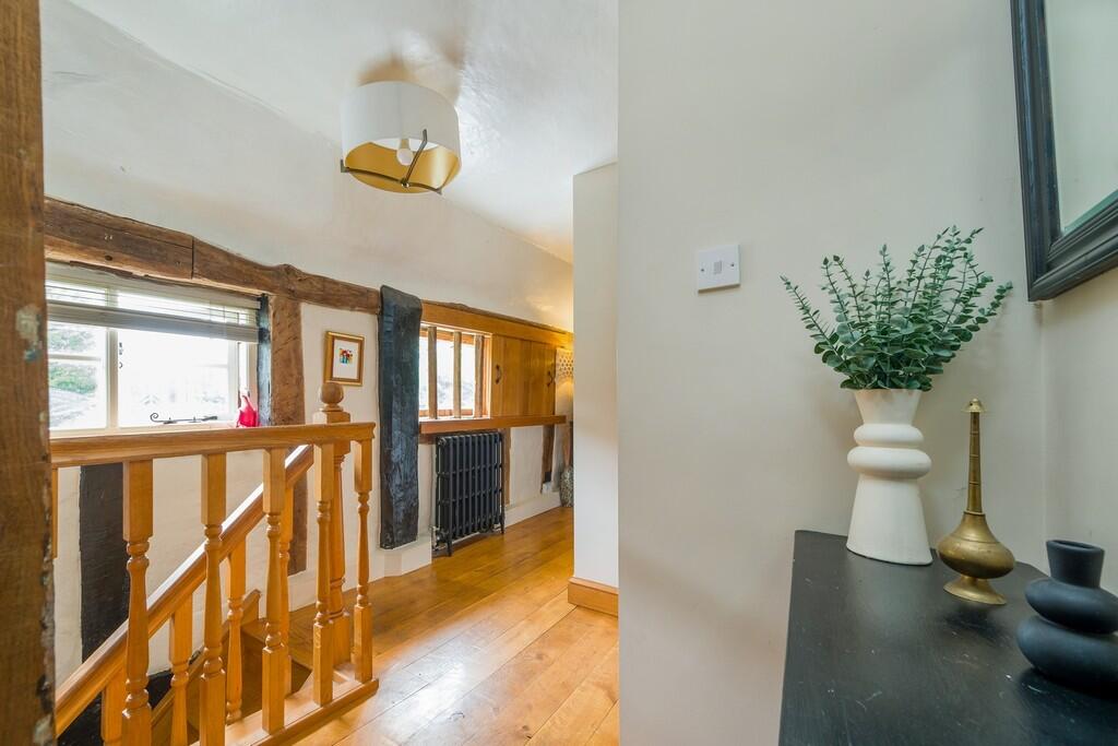 144px-Willow Cott...