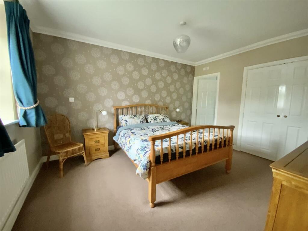 Master Bedroom (2nd Floor)