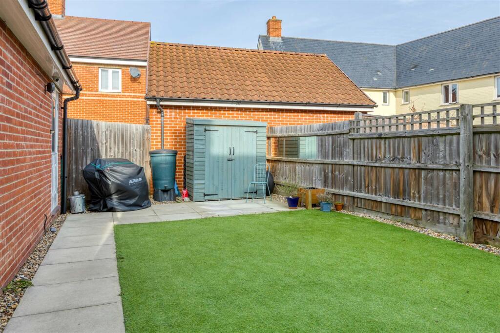 Lowe Maintenance Garden
