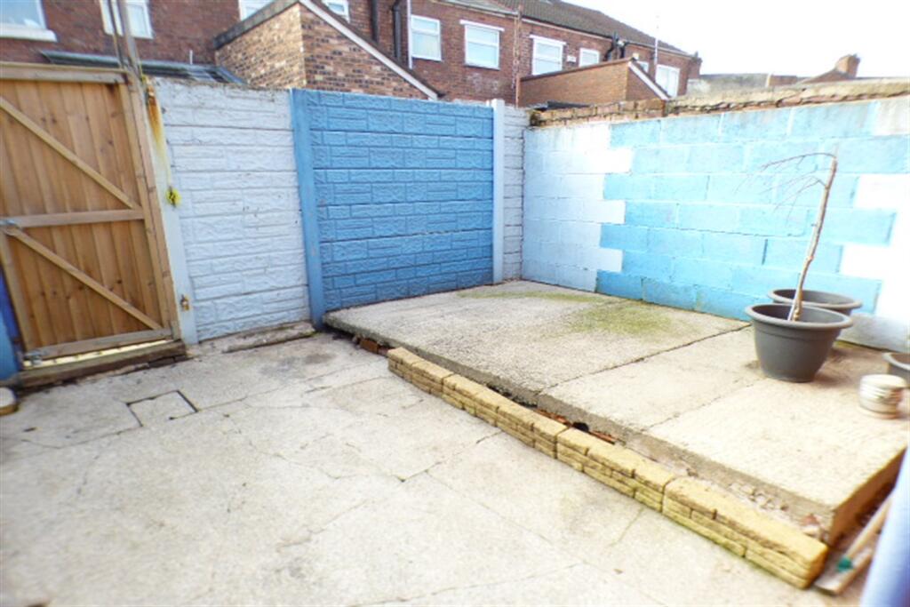 Courtyard to rear