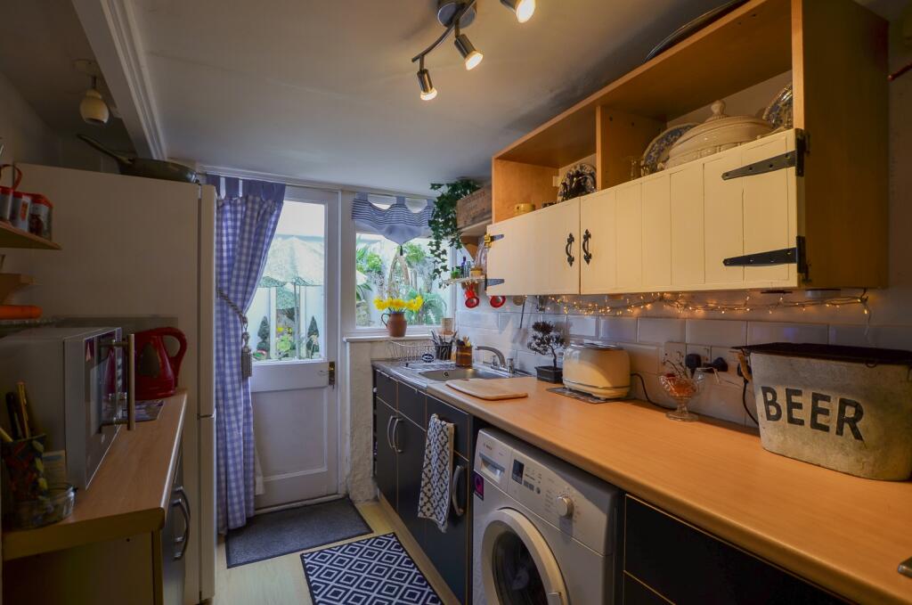 To Book A Viewing Call TPS Lostwithiel on 01208 87