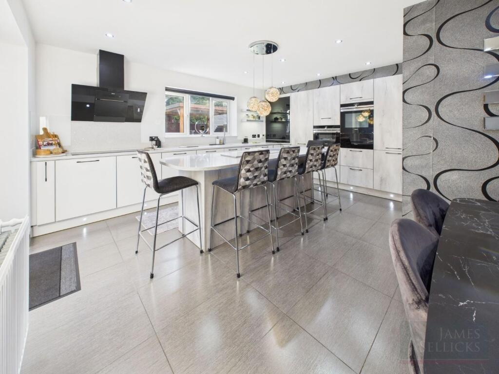 Living/Dining Kitchen