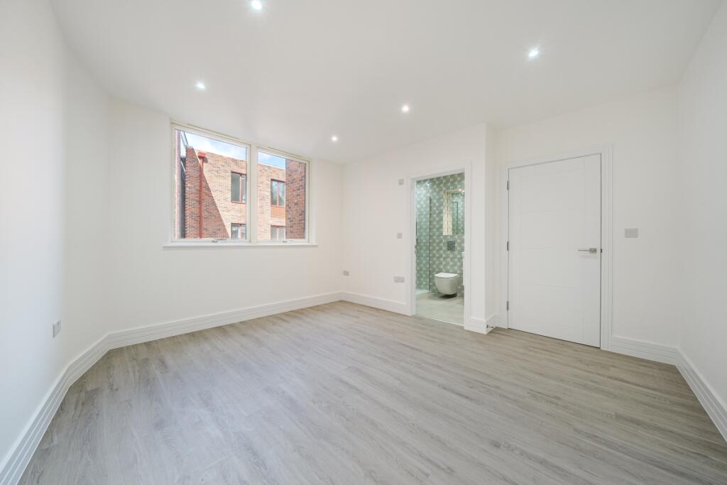 1349798-13-68c7f8...