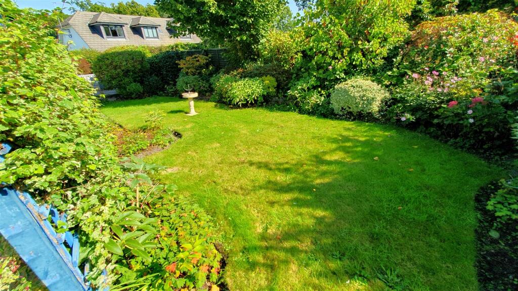 Rear lawn.jpg