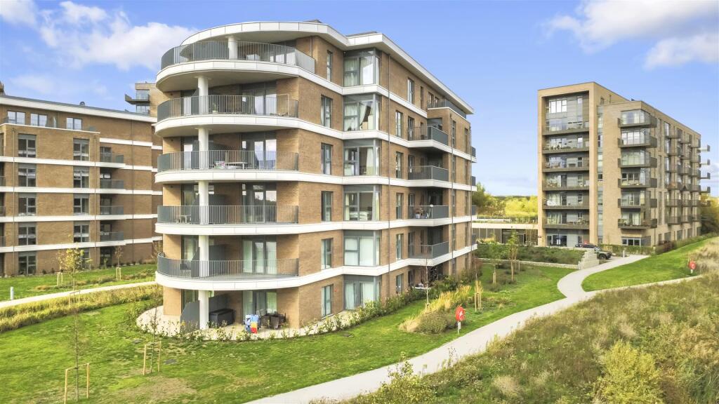 dji_fly_20251007_125810_604_1759838388141_photo_op