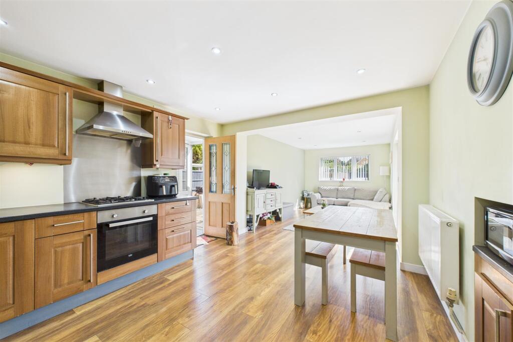 Kitchen Dining Area