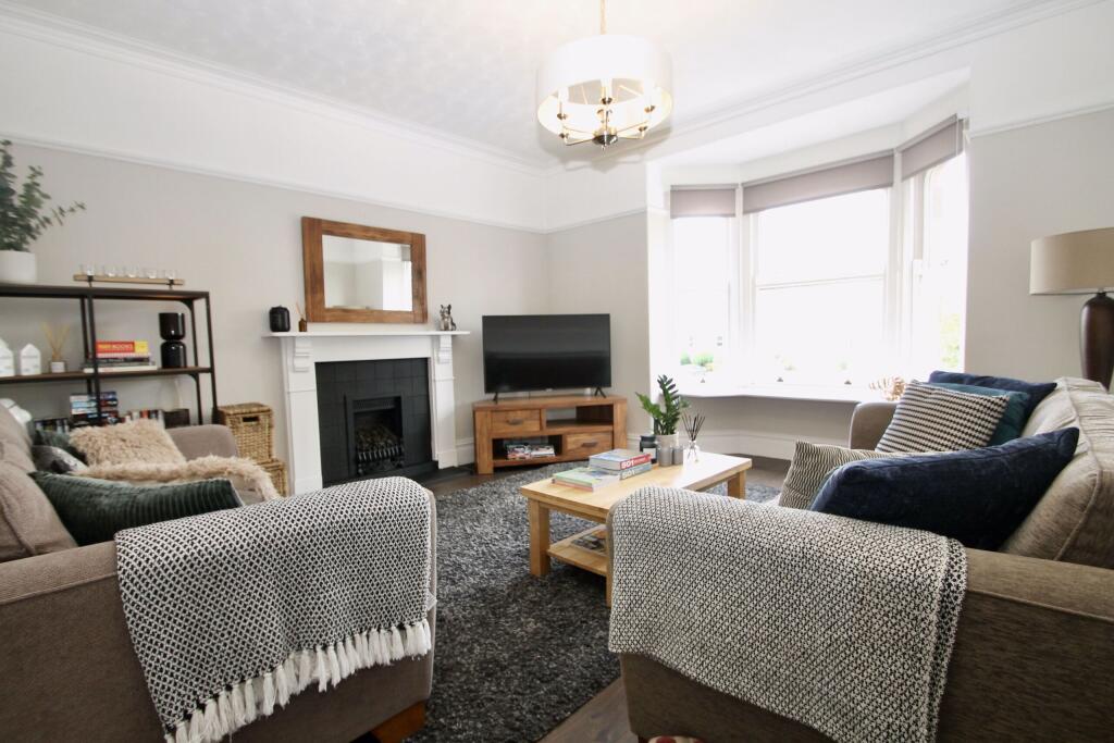 Sitting room with bay window