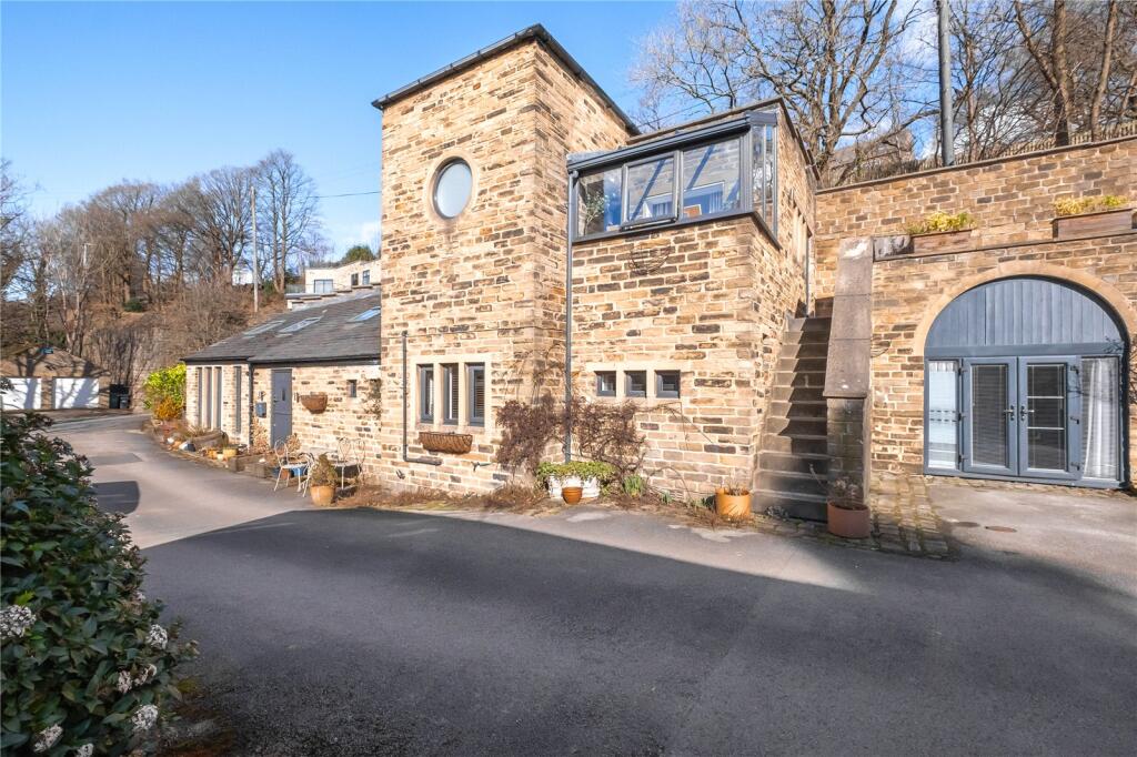 Holme Court, New Mill, Holmfirth, HD9