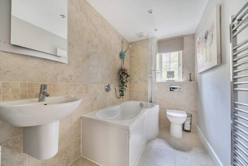 1366051-9-68efb10...