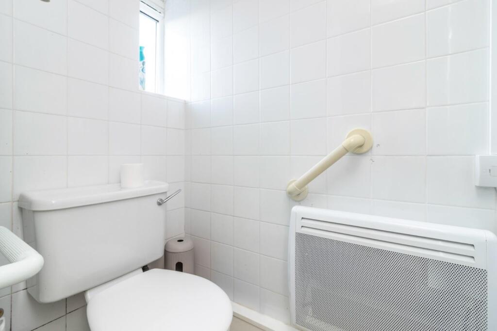 Britannia Avenue, Dartmouth-24.jpg