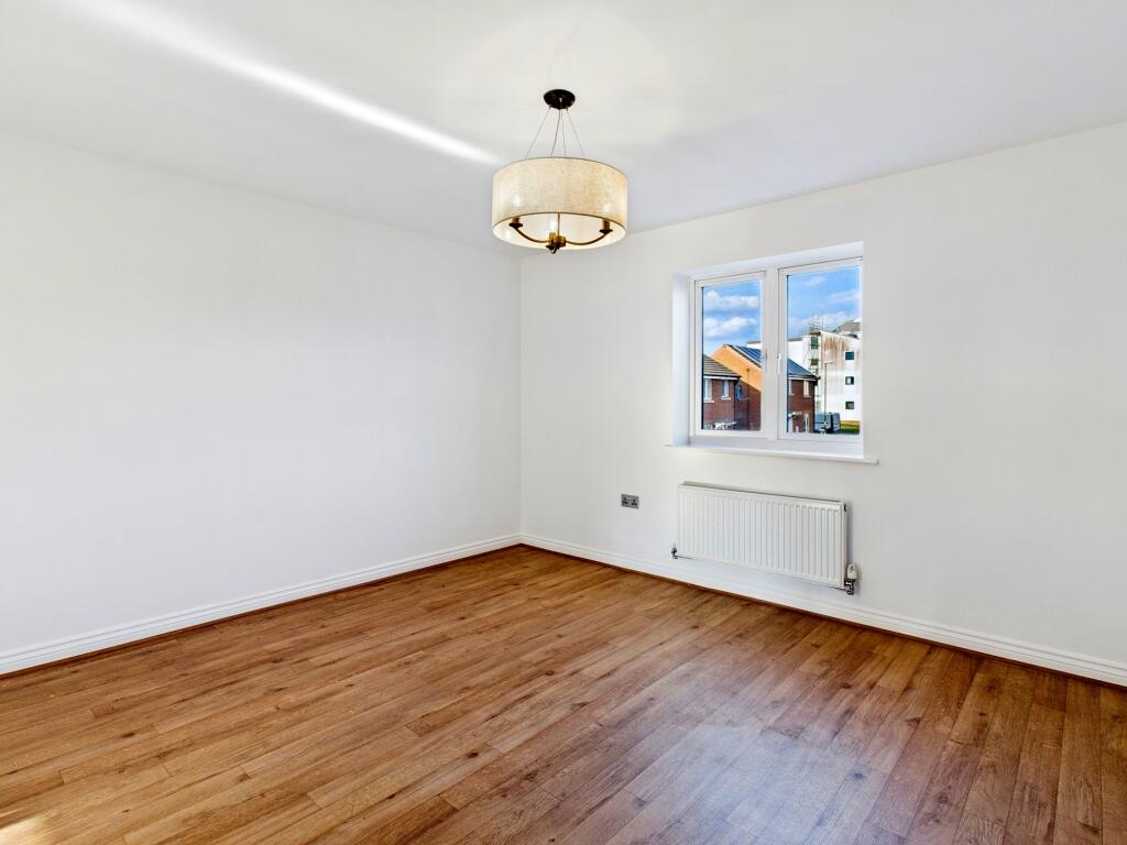 CAM05192G0-PR0030-STILL013