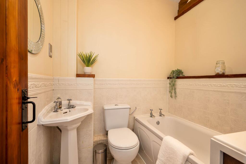 Main family bathroom 